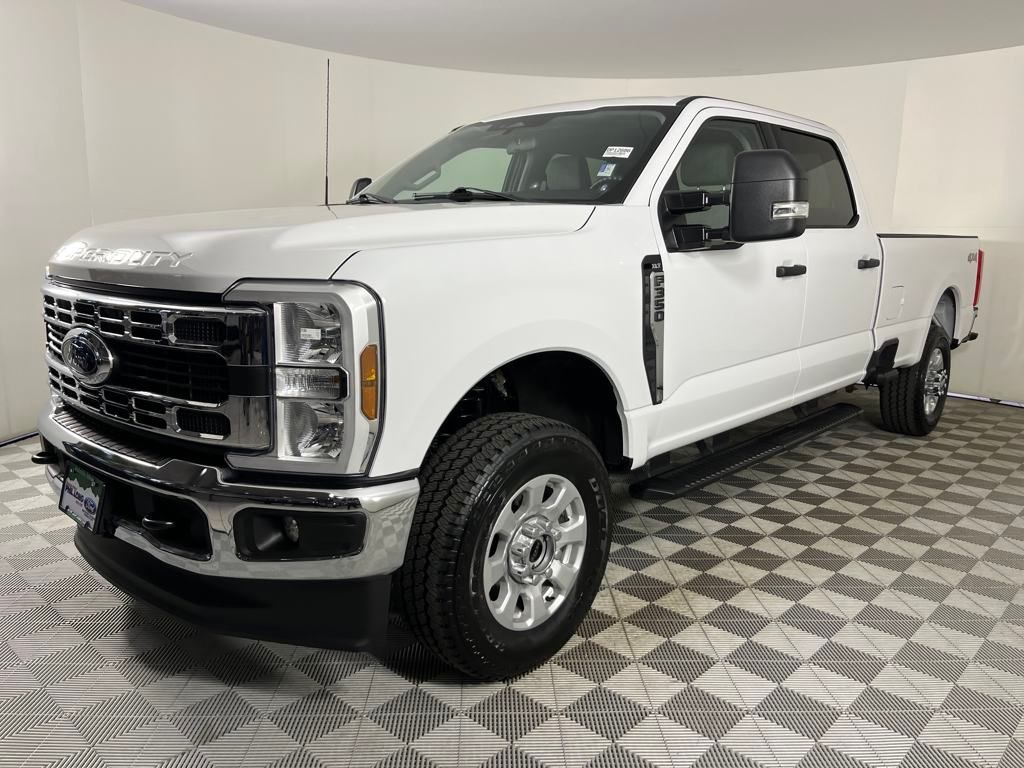 2024 Ford F-350 XLT photo 3