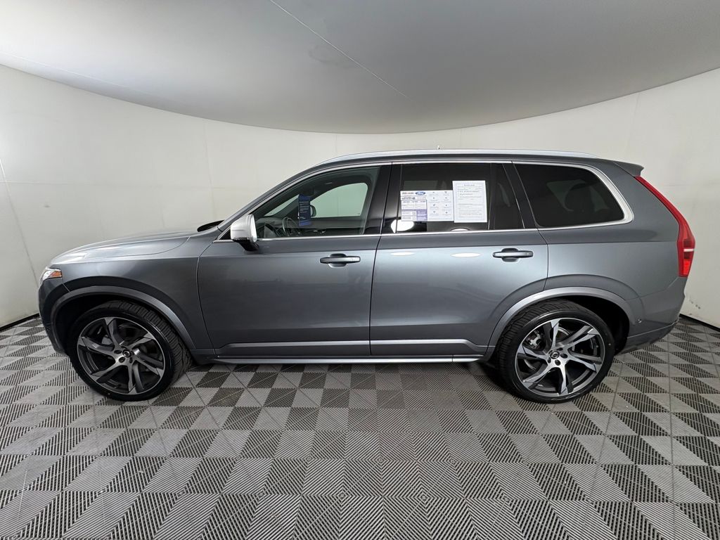 2019 Volvo XC90 T6 R-Design photo 4