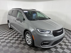 2022 Chrysler Pacifica Touring L Van Passenger Van