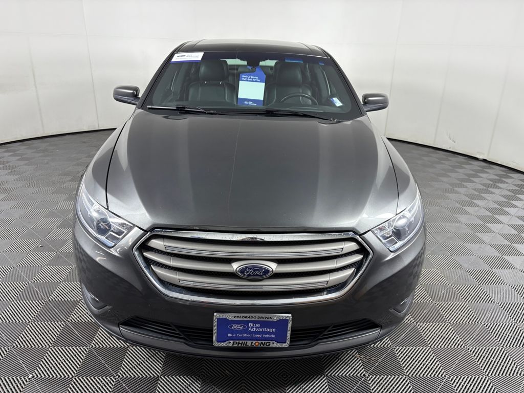 2019 Ford Taurus SEL photo 2