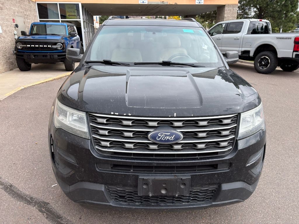 2016 Ford Explorer Base photo 2