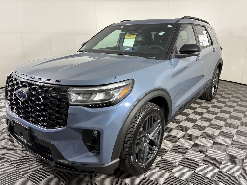 2025 Ford Explorer ST-Line photo 3