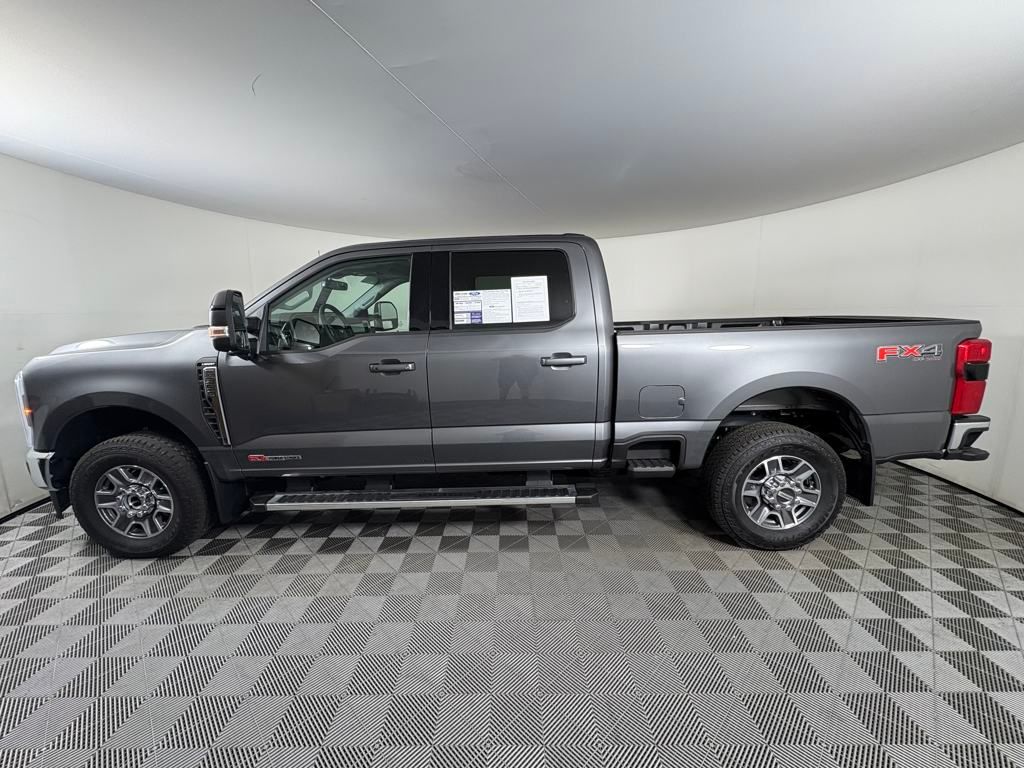 2025 Ford F-350 Lariat photo 4