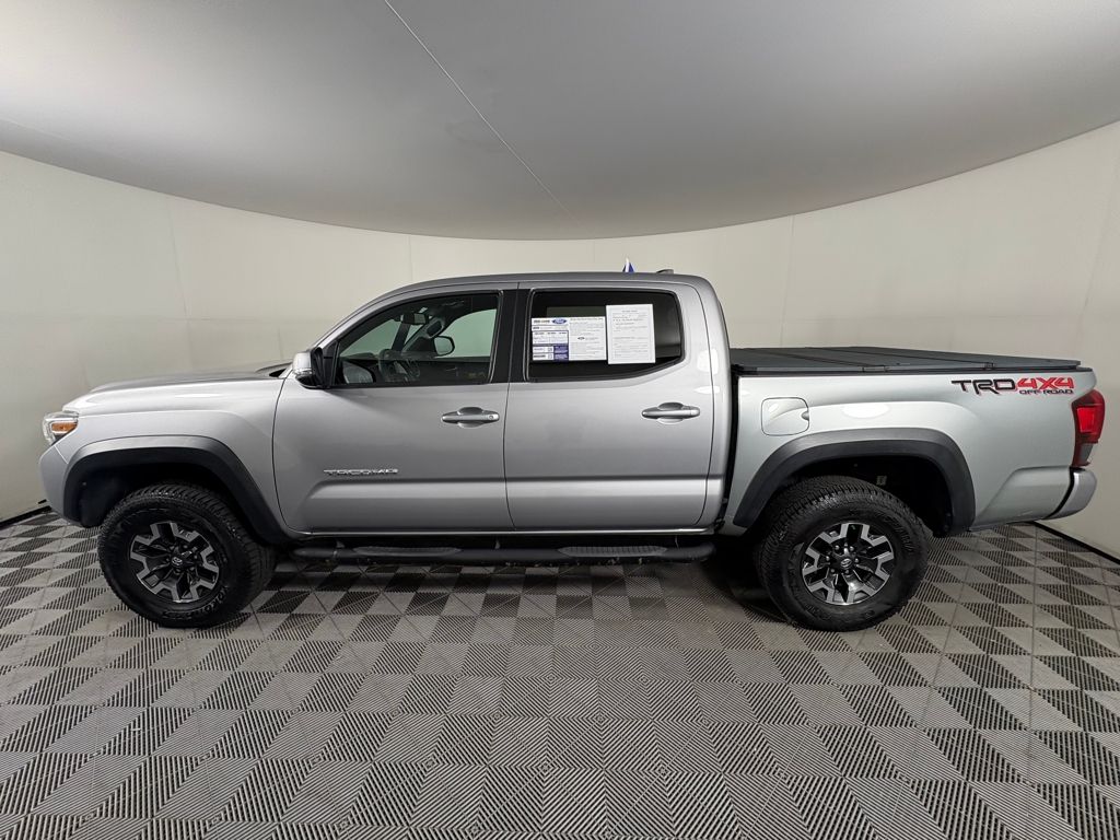 2018 Toyota Tacoma SR V6 photo 2