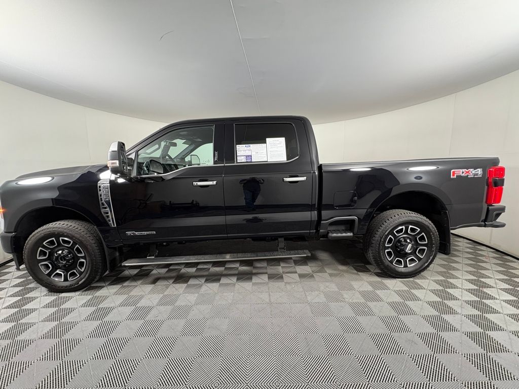 2024 Ford F-350 Platinum photo 4
