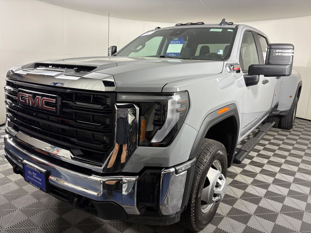 2024 Gmc Sierra 3500 HD Pro photo 2