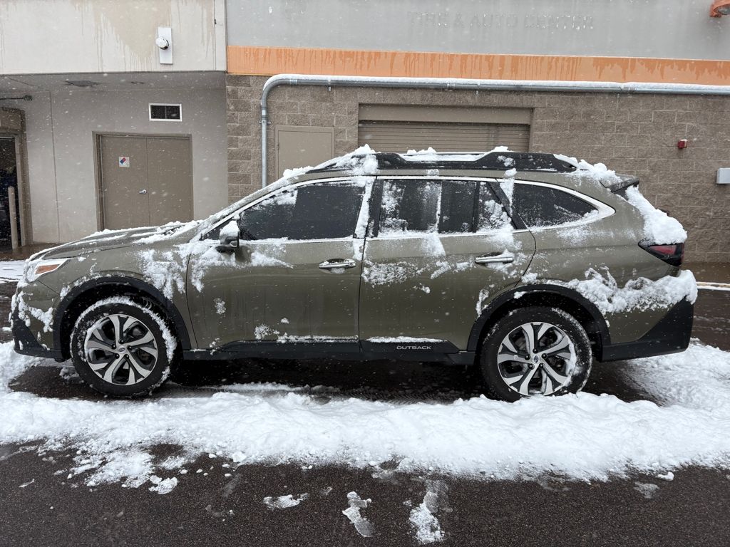 2022 Subaru Outback Touring photo 4