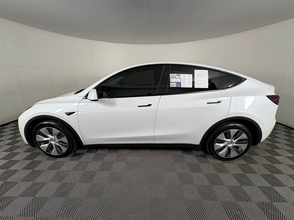 2024 Tesla Model Y Long Range photo 4