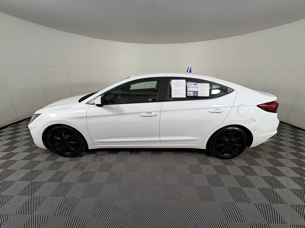 2019 Hyundai Elantra SE photo 3