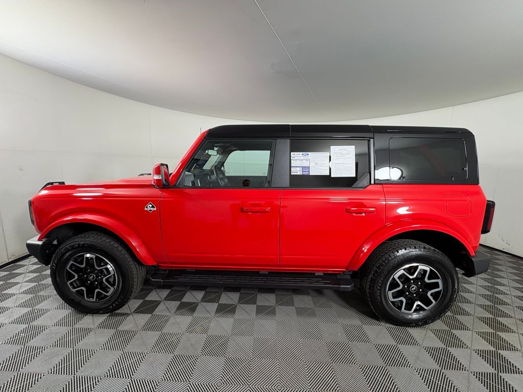 2024 Ford Bronco Outer Banks photo 4