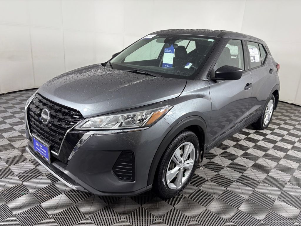 2023 Nissan Kicks S photo 3