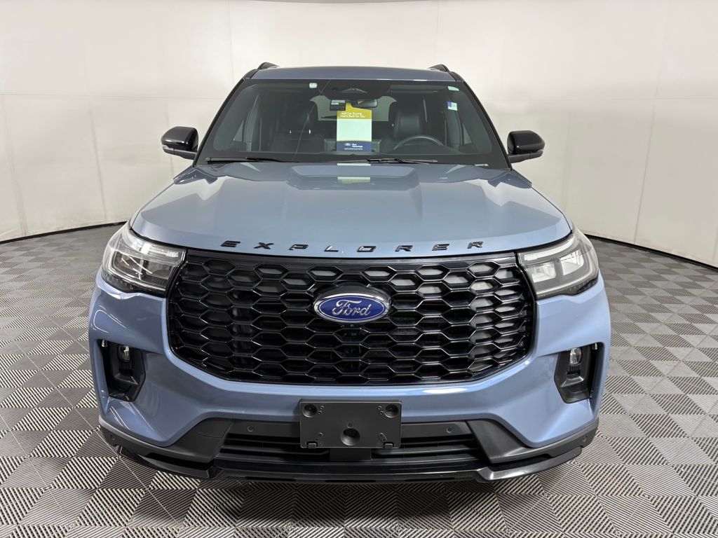 2025 Ford Explorer ST-Line photo 2