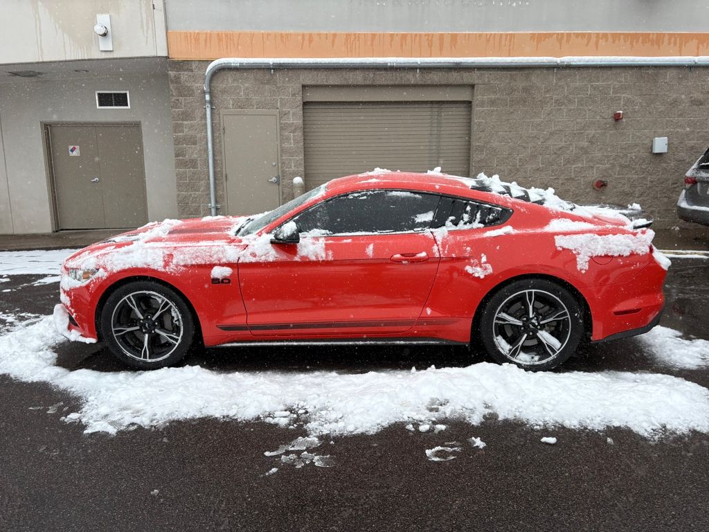 2016 Ford Mustang GT Premium photo 4