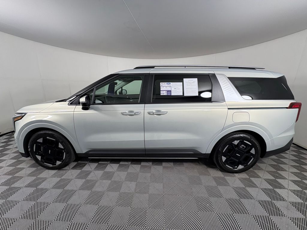 2025 Kia Carnival EX photo 2