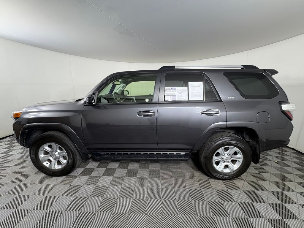2023 Toyota 4Runner SR5 photo 4
