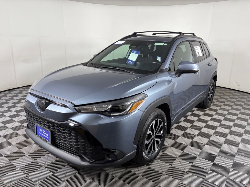 2023 Toyota Corolla Cross Hybrid SE photo 3