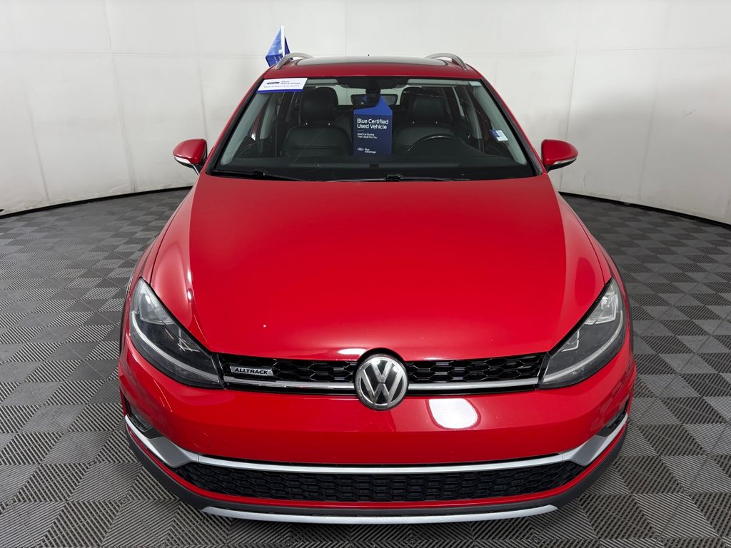 2019 Volkswagen Golf Alltrack TSI photo 2