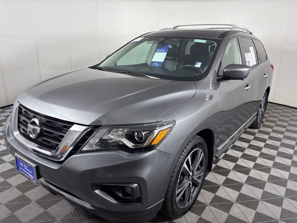 2020 Nissan Pathfinder Platinum photo 3
