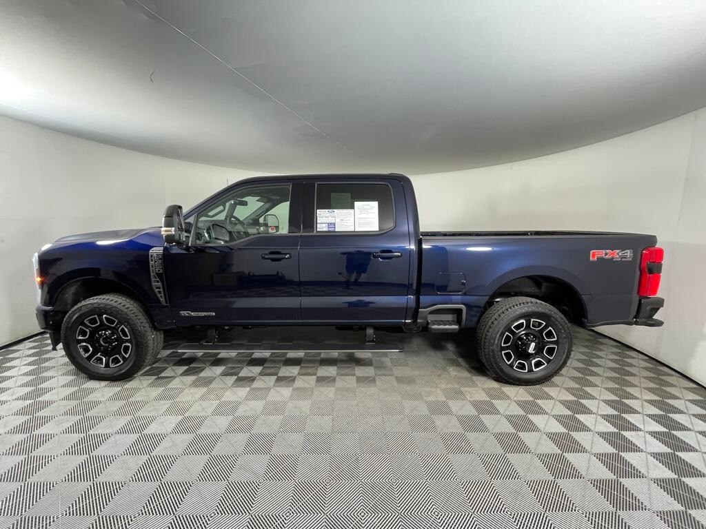 2025 Ford F-350 Platinum photo 4