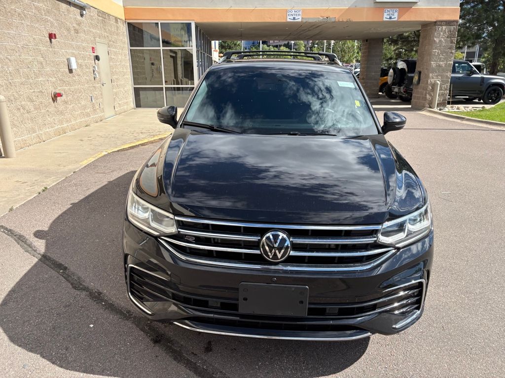 2024 Volkswagen Tiguan SEL R-Line Black photo 2
