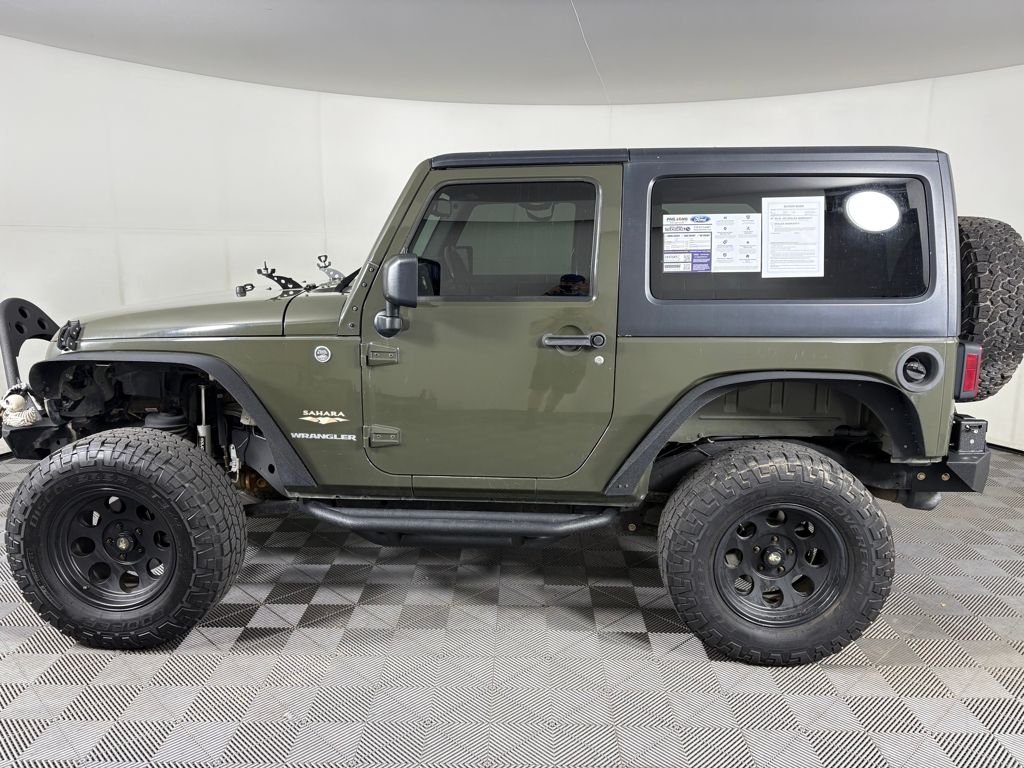 2015 Jeep Wrangler Sahara photo 4