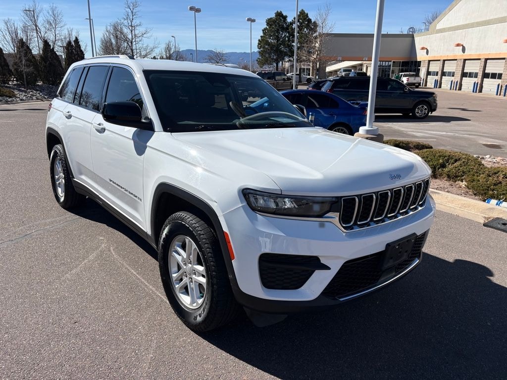 Used 2023 Jeep Grand Cherokee Laredo SUV