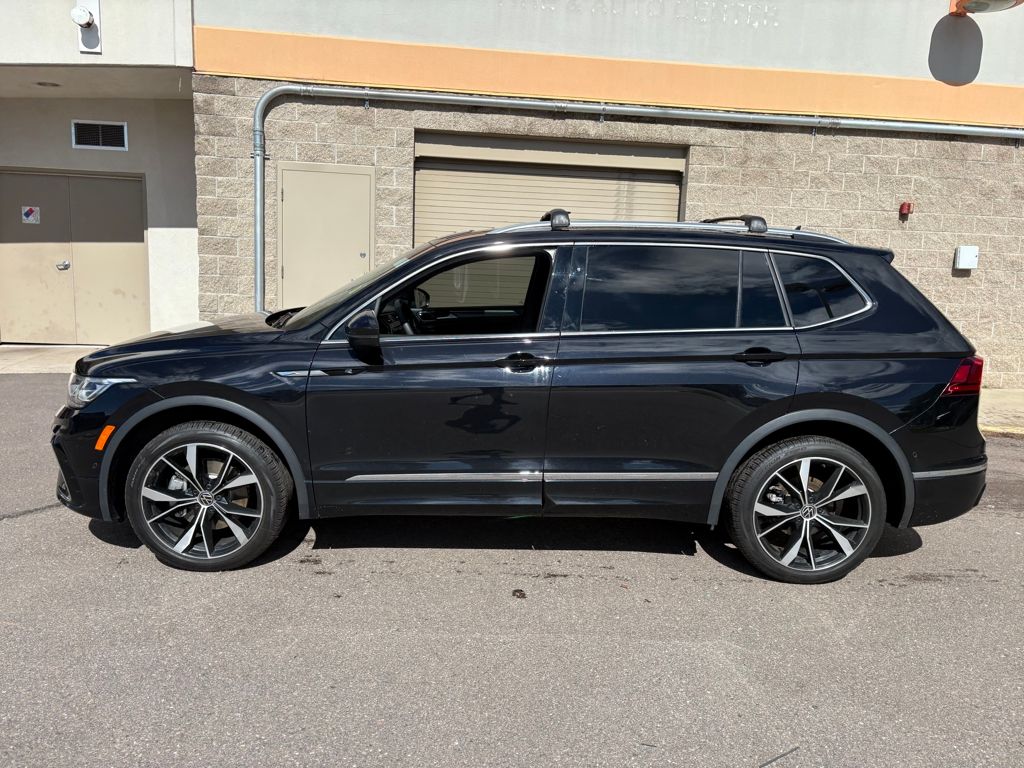 2024 Volkswagen Tiguan SEL R-Line Black photo 4