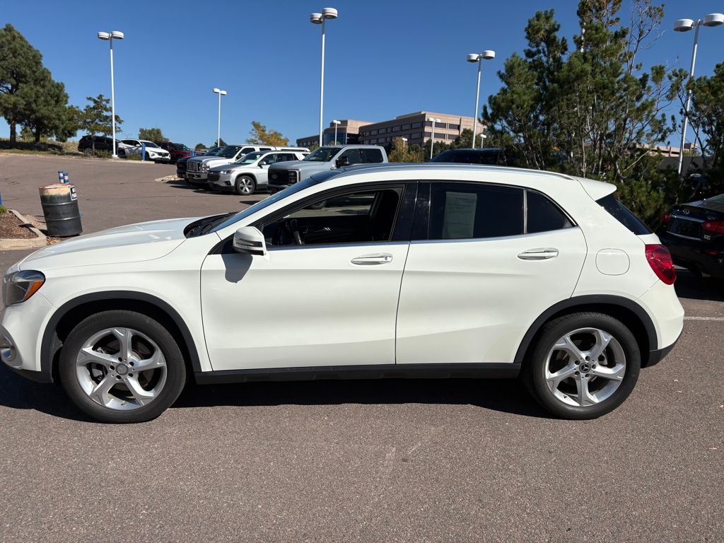 2018 Mercedes Benz GLA 250 4MATIC photo 4