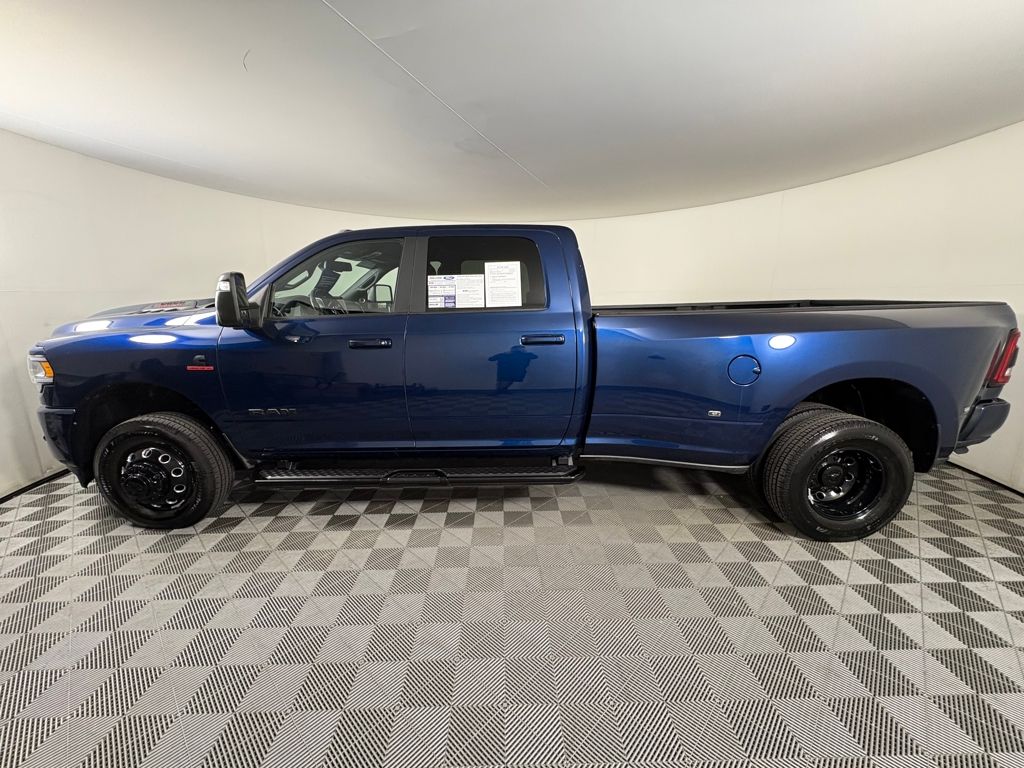 2024 Ram 3500 Laramie photo 4