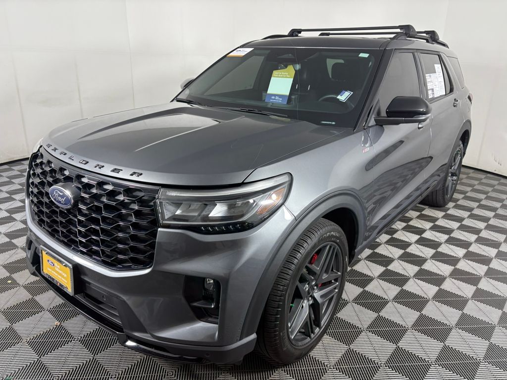 2025 Ford Explorer ST-Line photo 2