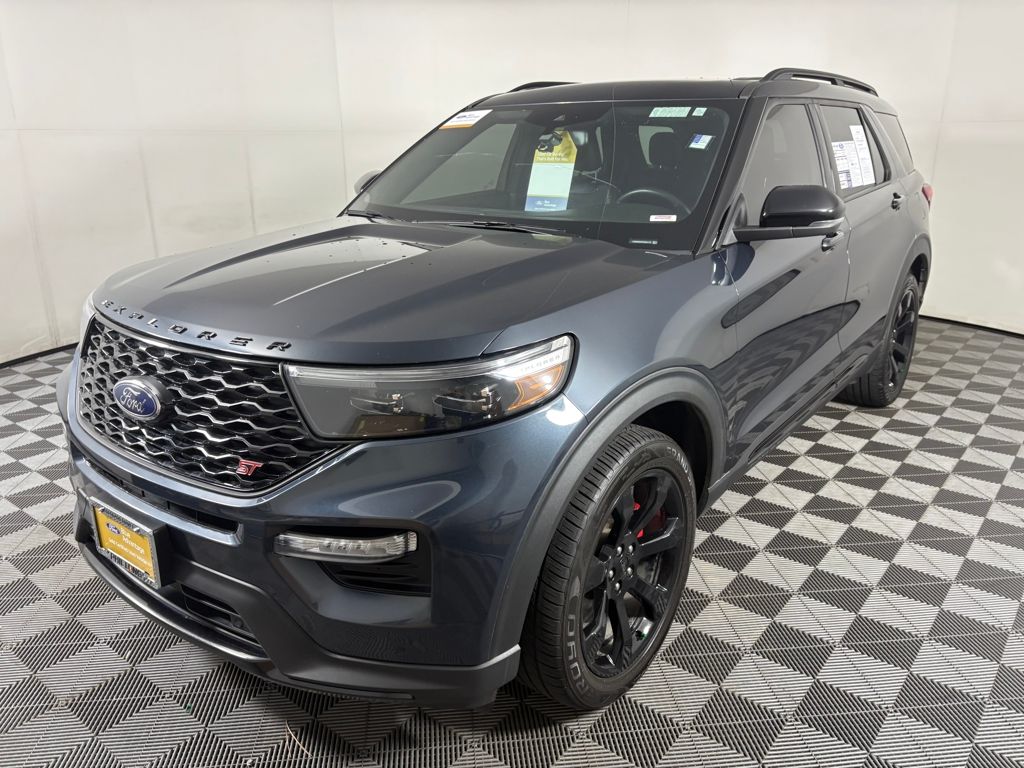 2023 Ford Explorer ST photo 3
