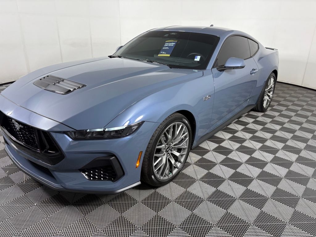 2025 Ford Mustang GT Premium photo 3