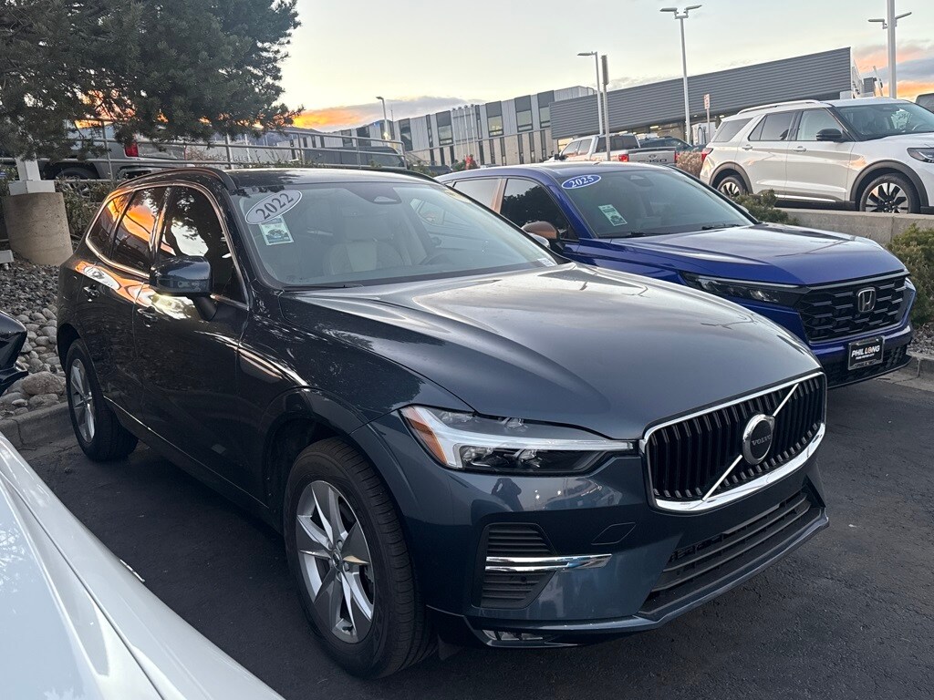 Used 2022 Volvo XC60 B5 Momentum SUV