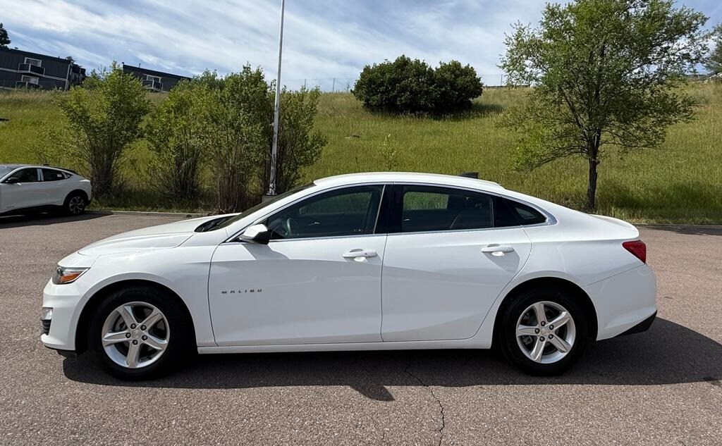 2020 Chevrolet Malibu LS photo 4