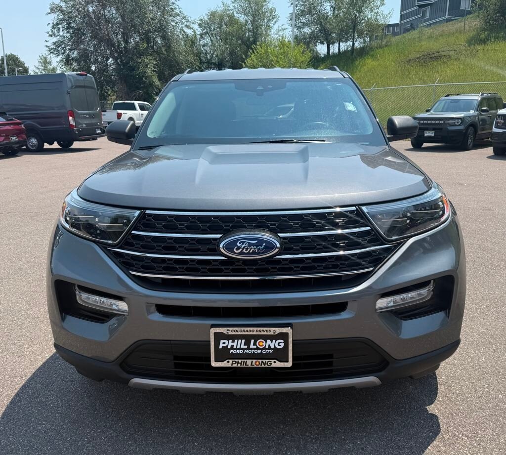 2023 Ford Explorer XLT photo 2