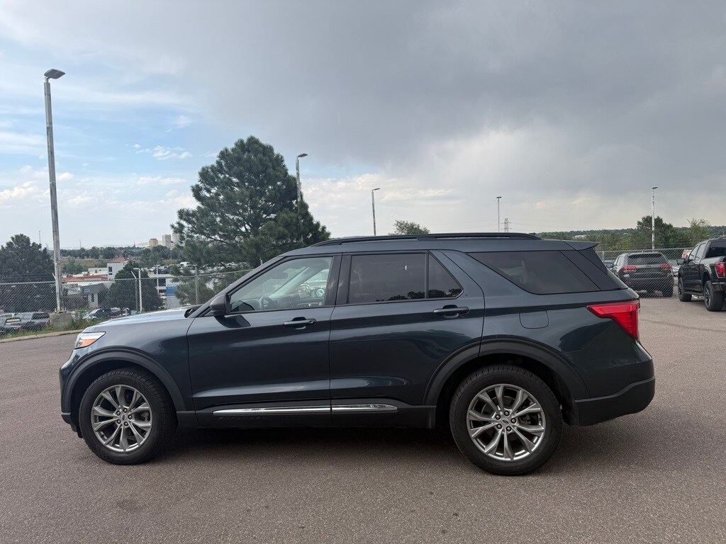 2022 Ford Explorer XLT photo 3
