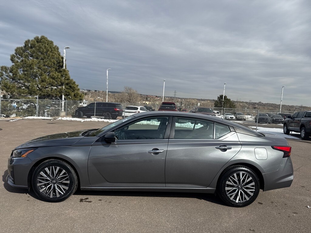 Used 2024 Nissan Altima 2.5 SV Sedan