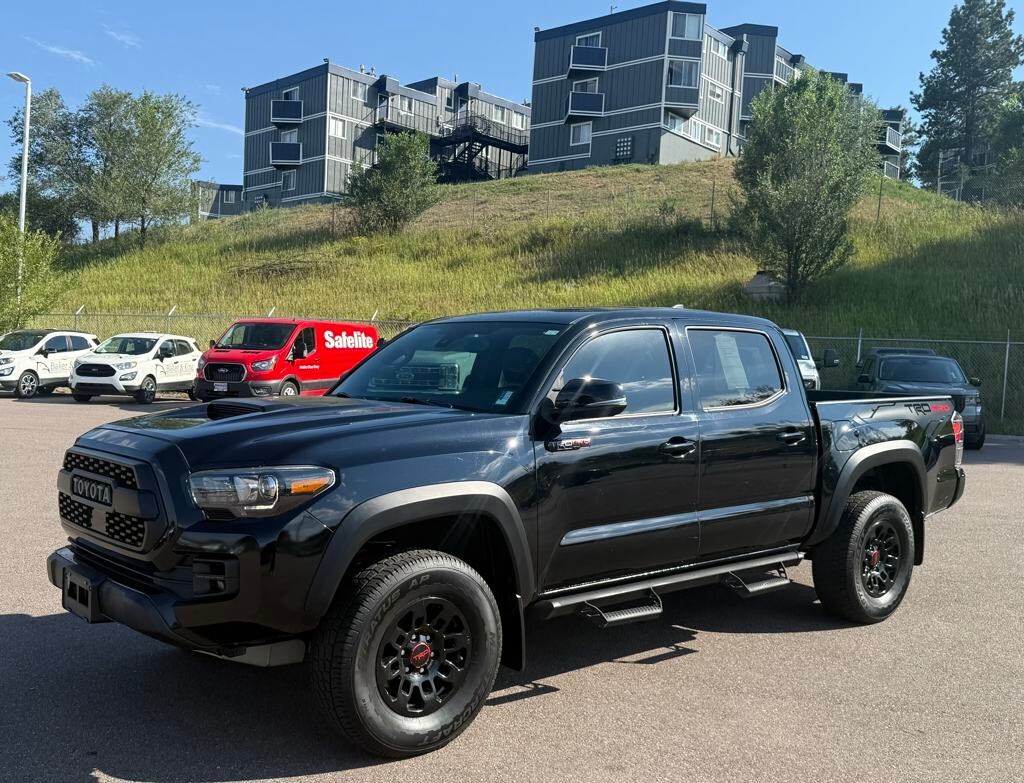 2019 Toyota Tacoma TRD Pro photo 3