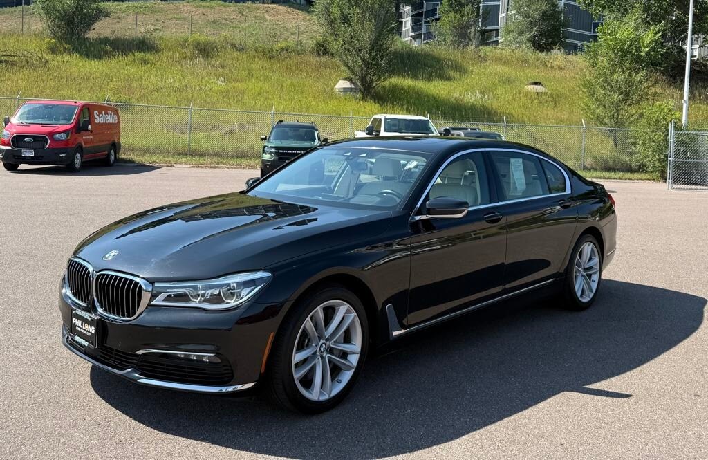 2018 Bmw 750i / B7 xDrive Sedan photo 3