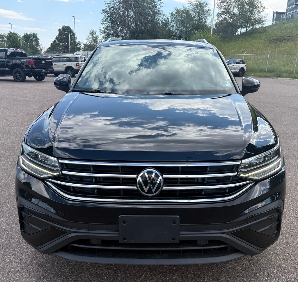 2022 Volkswagen Tiguan SE photo 2