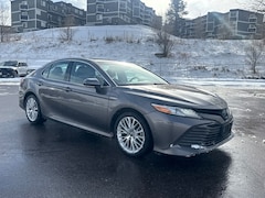 2018 Toyota Camry Hybrid XLE Sedan