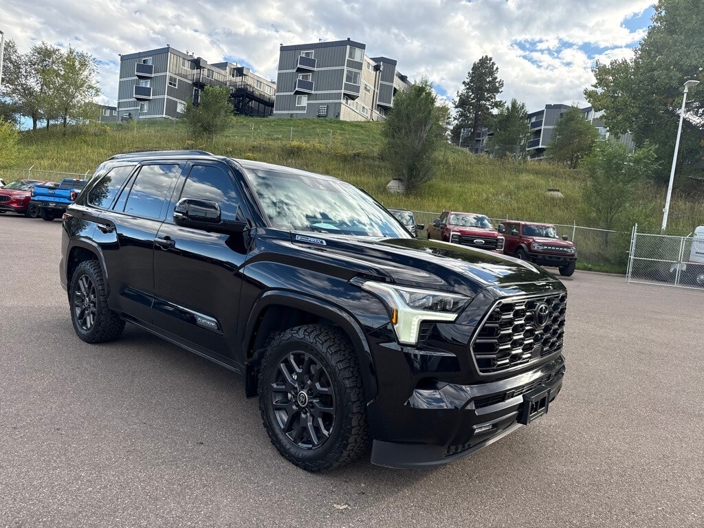 2024 Toyota Sequoia Platinum photo 3