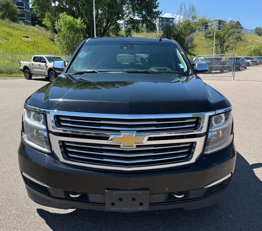 2017 Chevrolet Suburban Premier photo 2