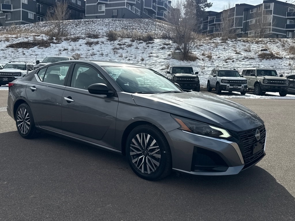 Used 2024 Nissan Altima 2.5 SV Sedan