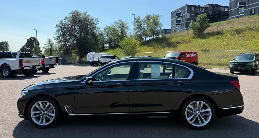 2018 Bmw 750i / B7 xDrive Sedan photo 4