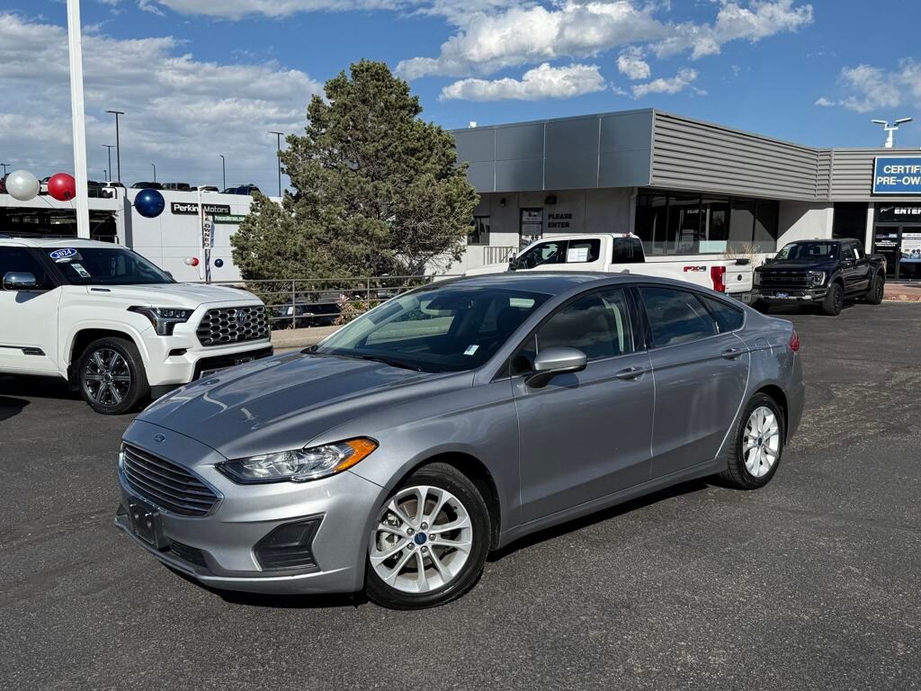 2020 Ford Fusion Hybrid SE photo 3