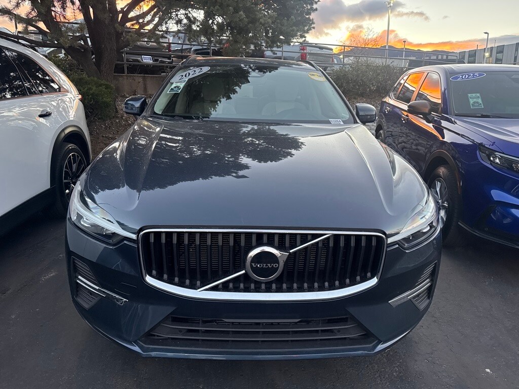 Used 2022 Volvo XC60 B5 Momentum SUV