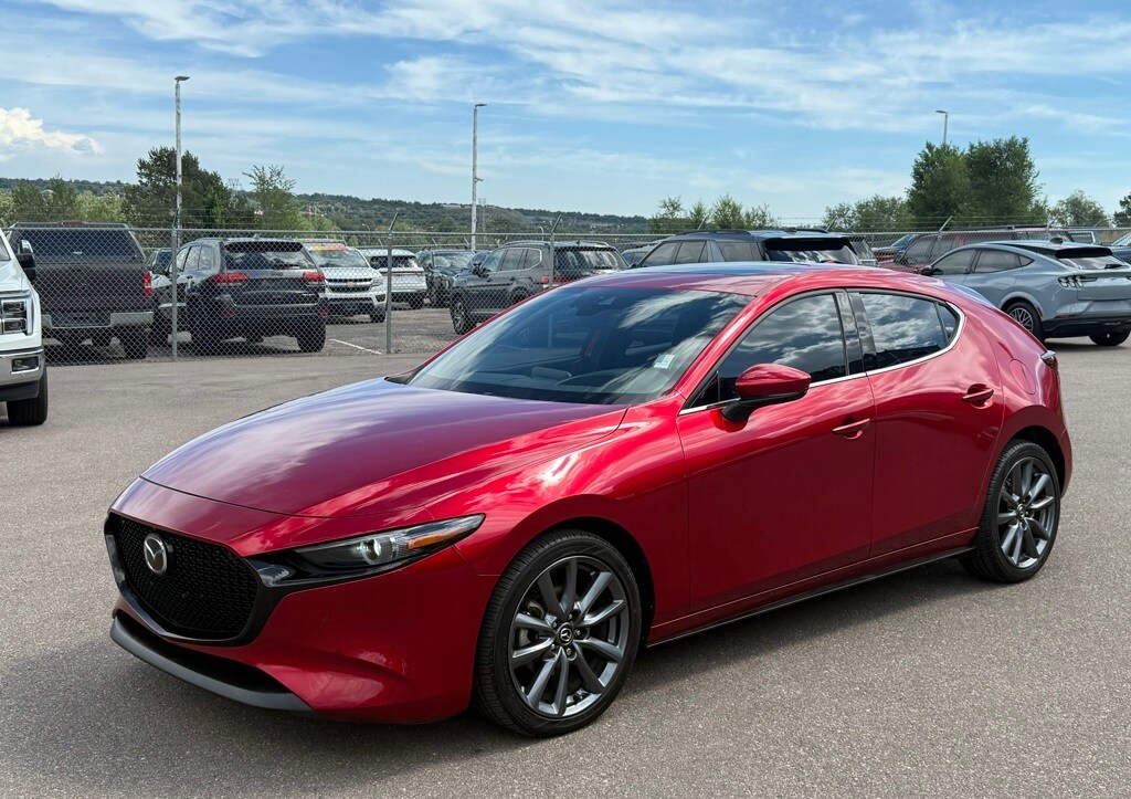2021 Mazda Mazda3 Premium Hatchback photo 3