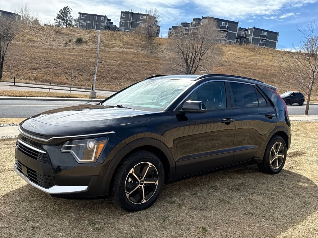 Used 2023 Kia Niro EX SUV