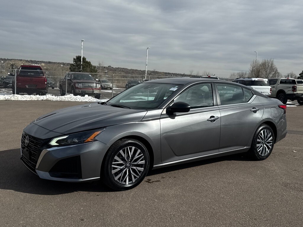 Used 2024 Nissan Altima 2.5 SV Sedan